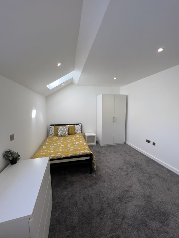 Room Temple Street in Burnley