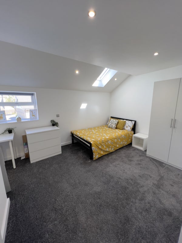 Room Temple Street in Burnley