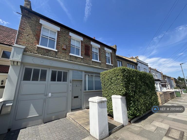 House Llanover Road in Greater London