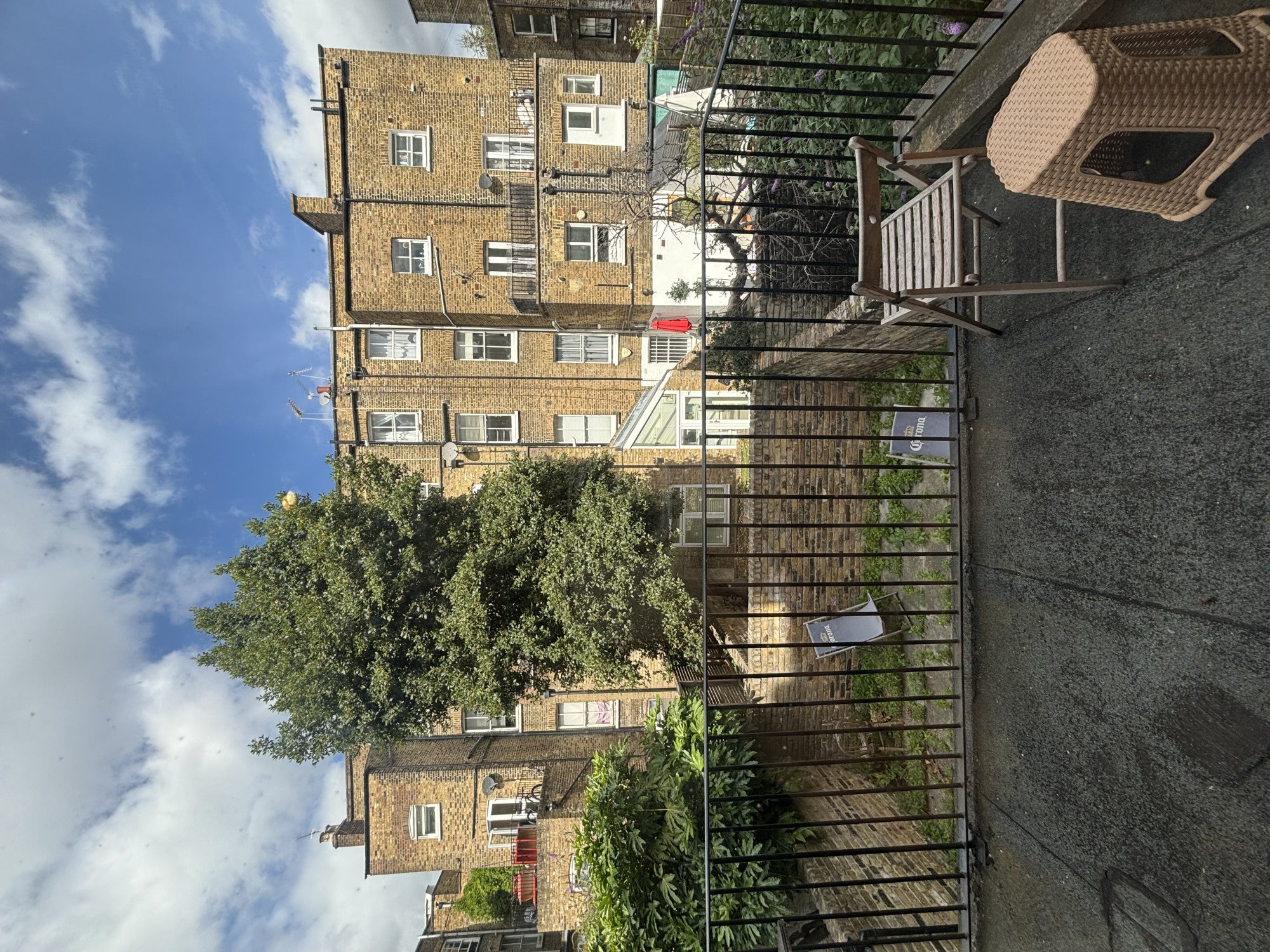 Flat Farm Lane in Greater London