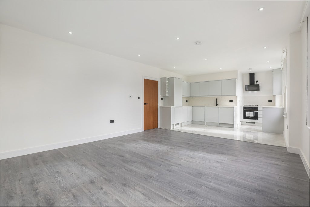 Flat Grosvenor Avenue in Greater London