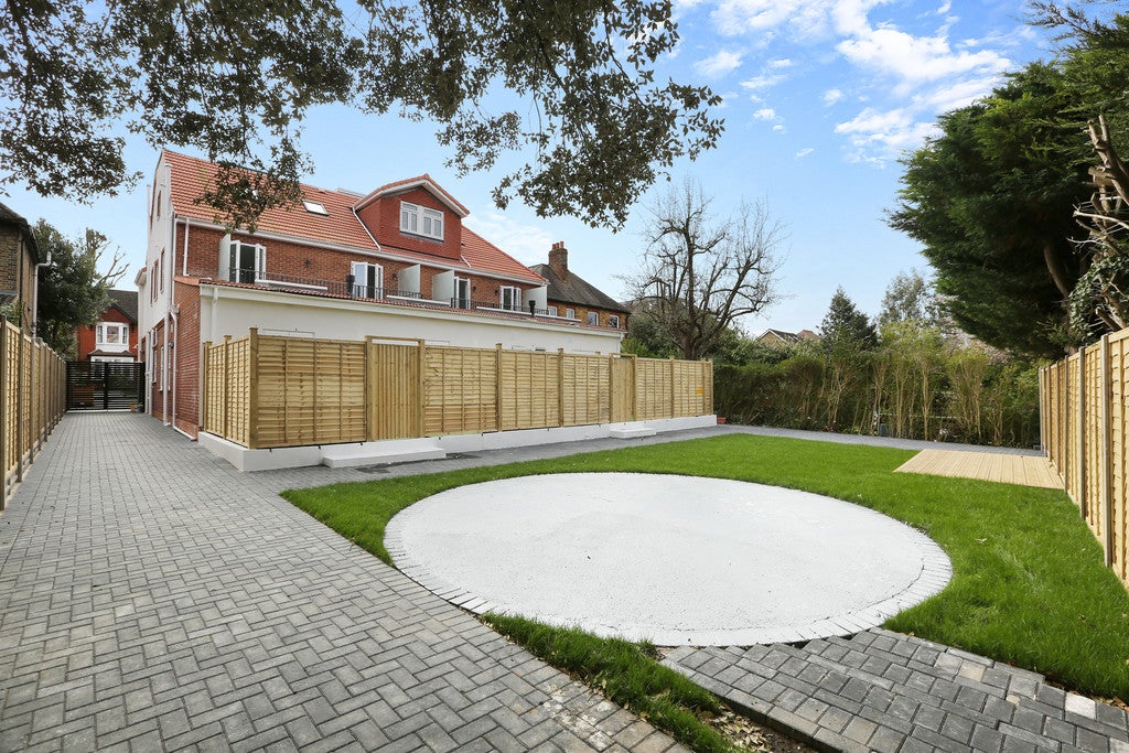 Flat Grosvenor Avenue in Greater London