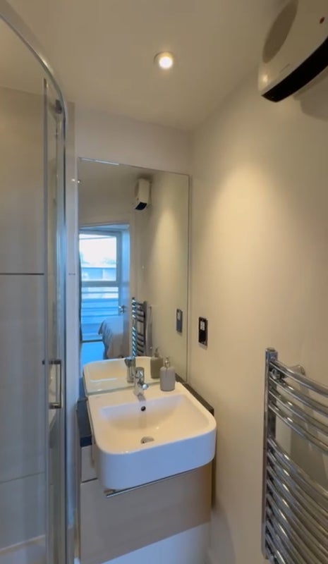 Room Basire Street in Greater London