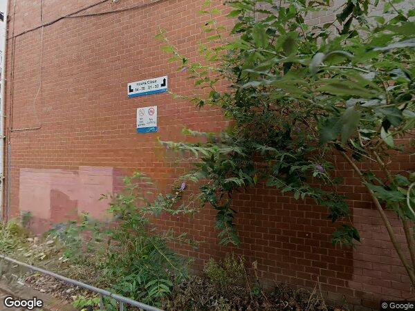 Flat Cossall Walk in Greater London