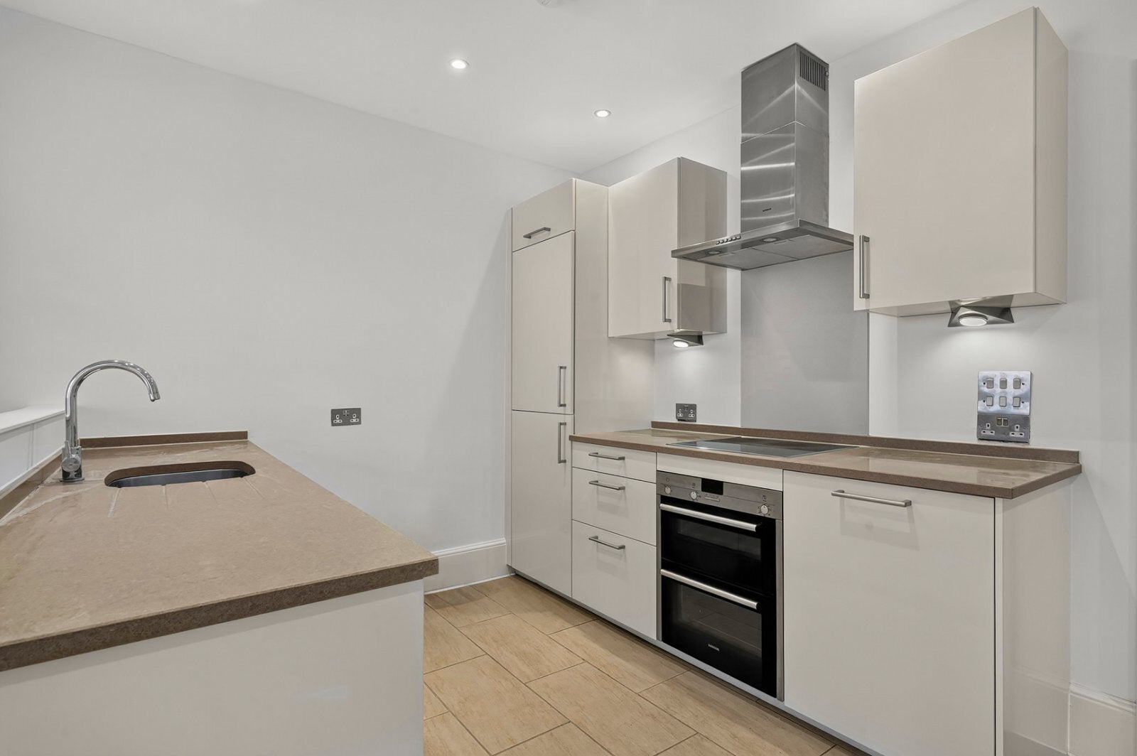 Flat Gower Street in Greater London