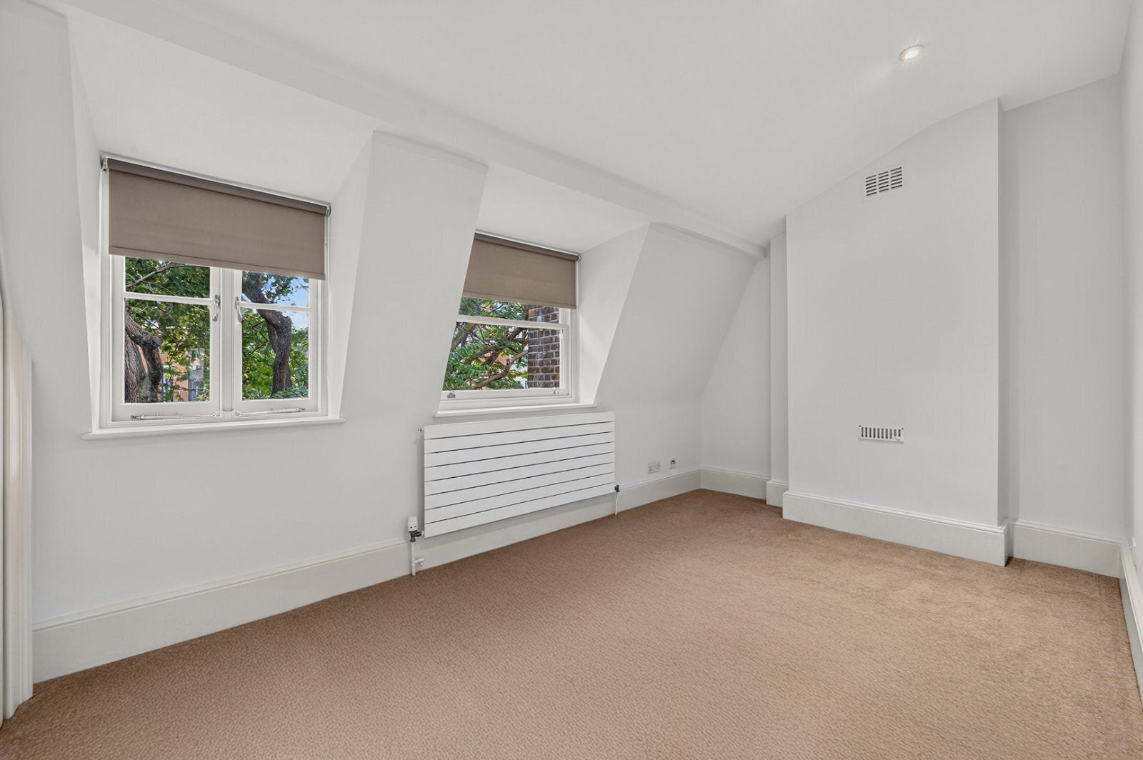 Flat Gower Street in Greater London