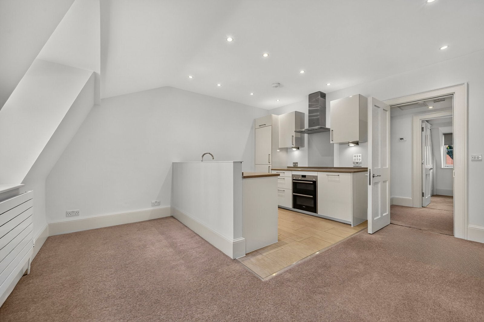 Flat Gower Street in Greater London