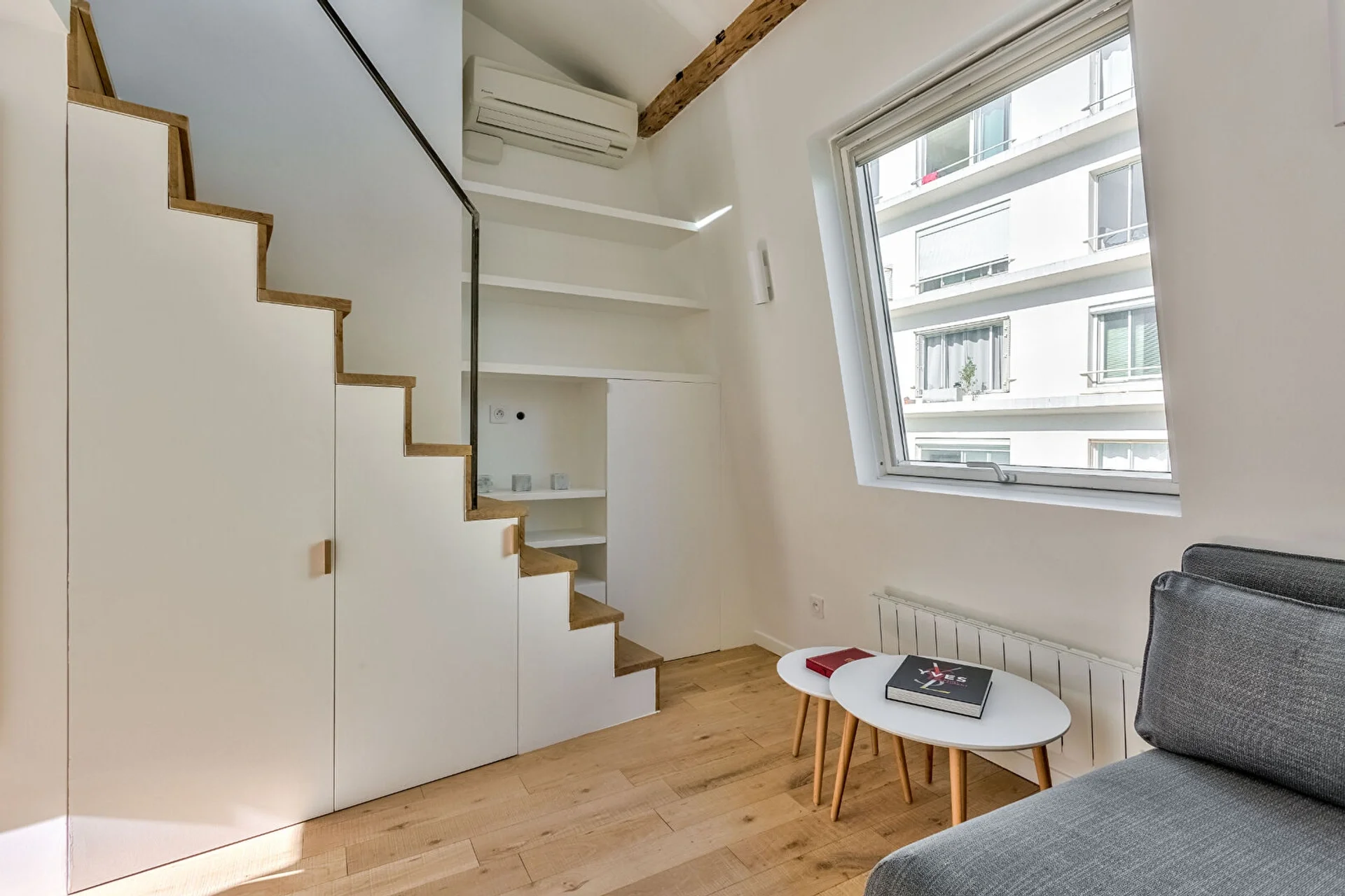 Flat Rue Rochambeau in Paris