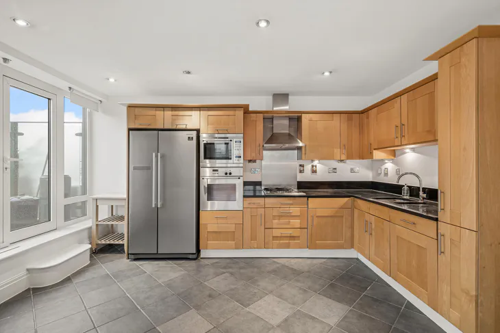 Flat Warwick Road in Greater London