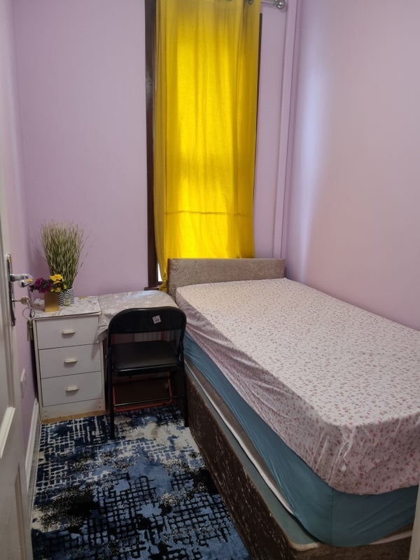 Room Shakespeare Crescent in Greater London