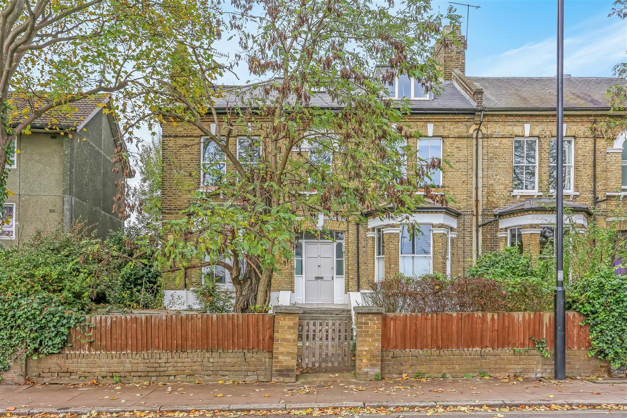 Flat Dartmouth Park Hill in Greater London
