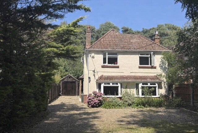 House Glenmoor Road in Dudsbury