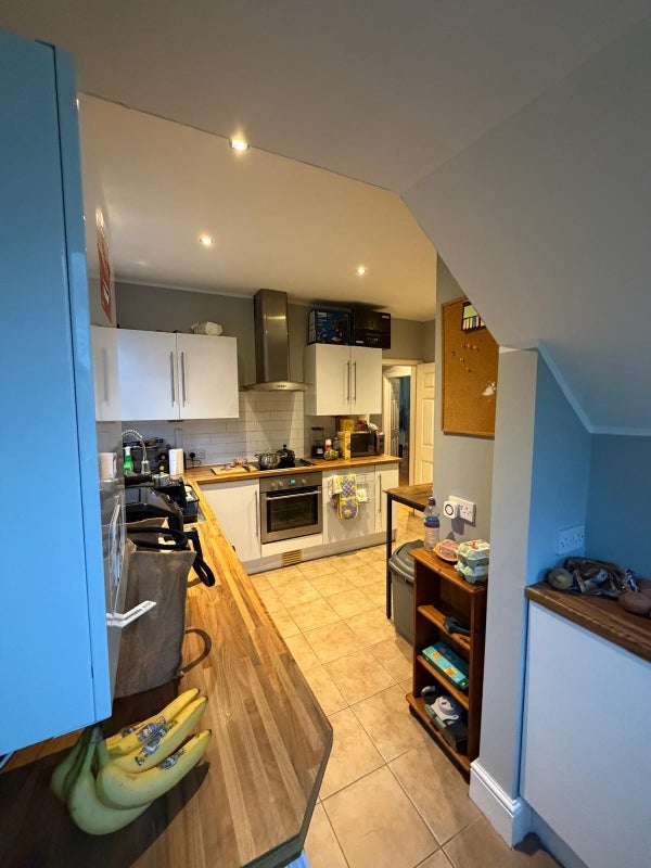 Room Birchwood Avenue in Newcastle upon Tyne