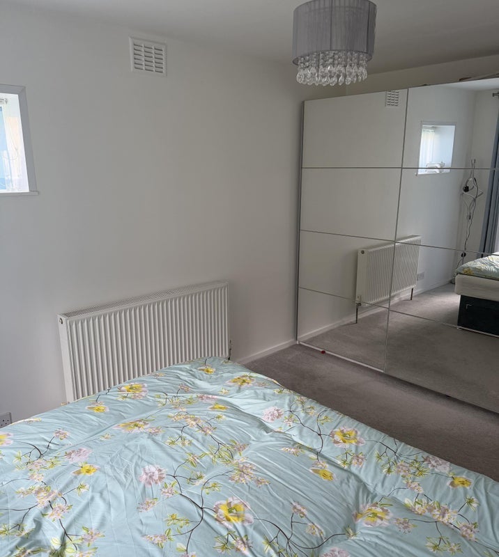 Room Abbotts Close in Greater London