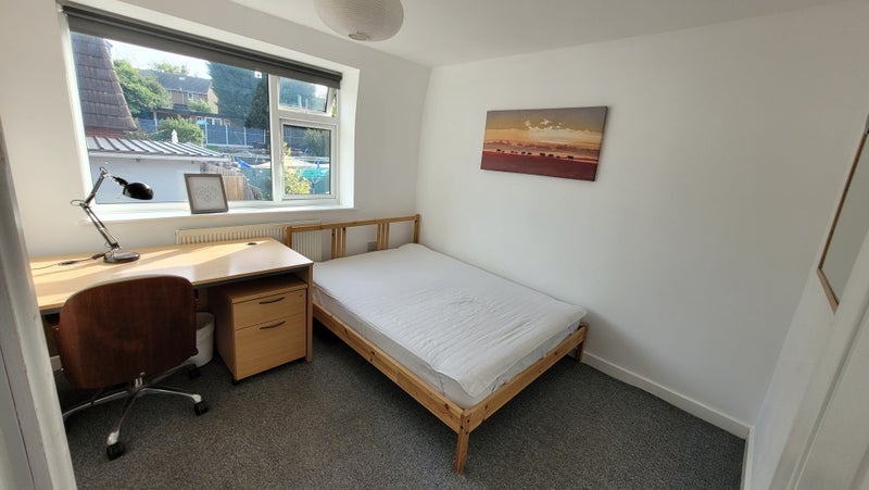 Room Scholfield Road in Coventry