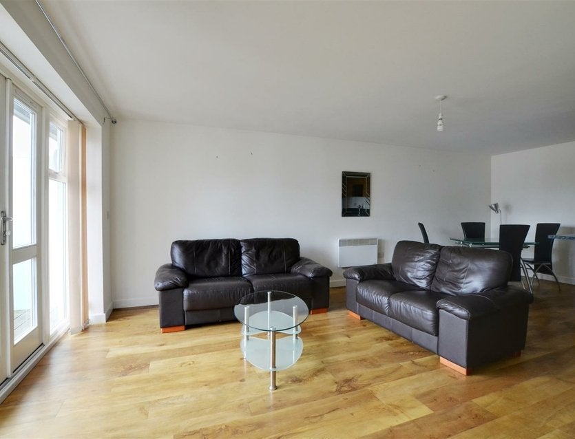 Flat Park Lodge Avenue in Greater London