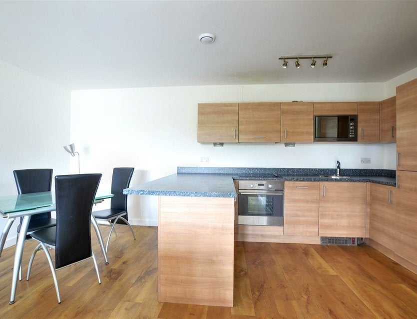 Flat Park Lodge Avenue in Greater London