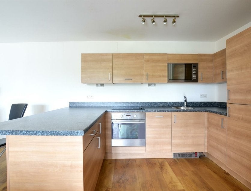 Flat Park Lodge Avenue in Greater London