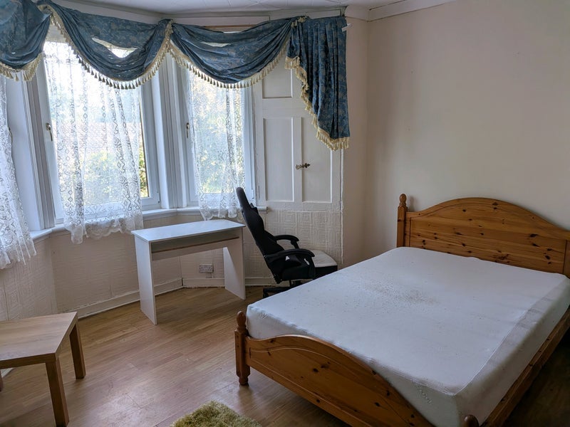 Room Cathkin Road in Glasgow