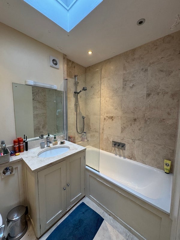 Room Hogan Mews in City of Westminster