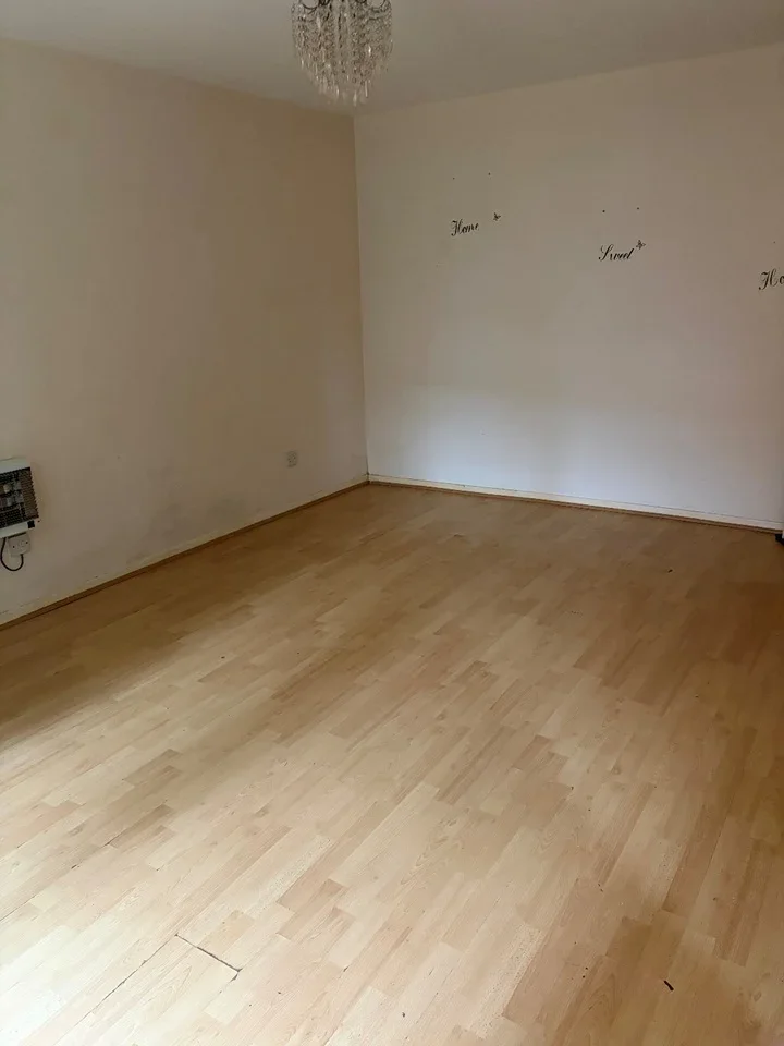 Flat Gurney Close in Greater London