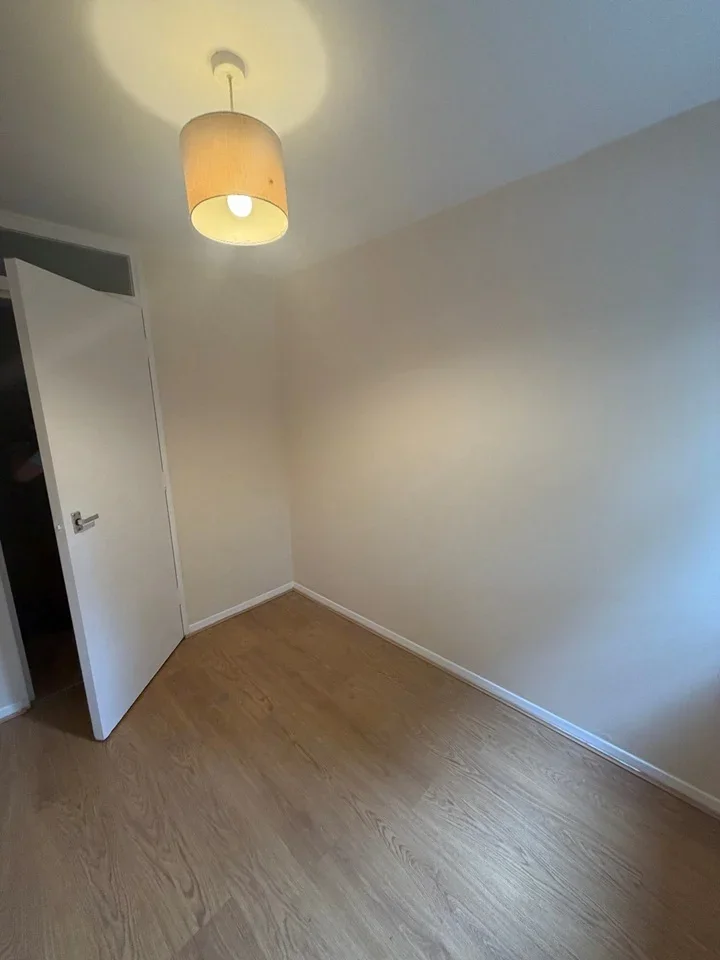 Flat Gurney Close in Greater London