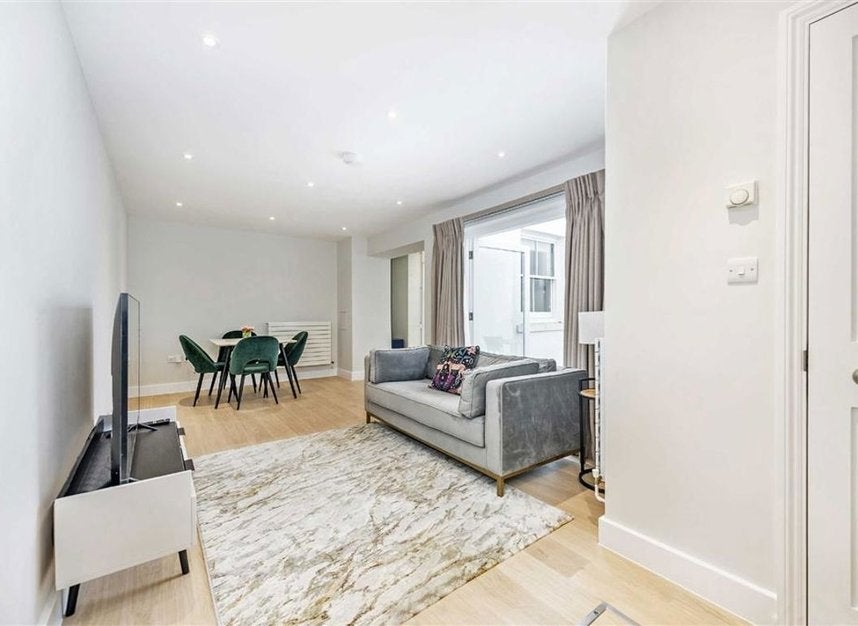 Flat Gloucester Place in City of Westminster