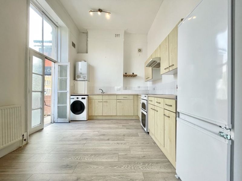 Flat Portobello Road in Greater London