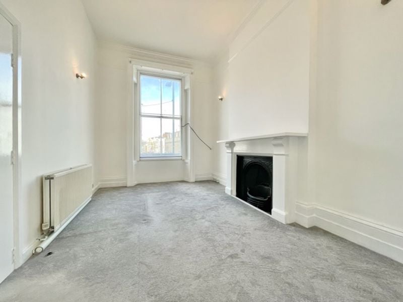 Flat Portobello Road in Greater London