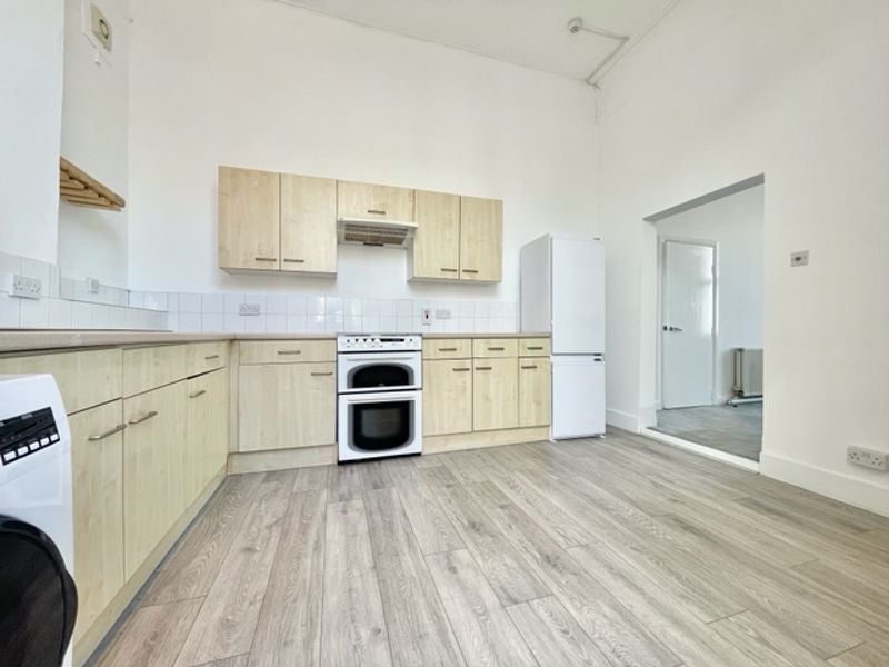 Flat Portobello Road in Greater London
