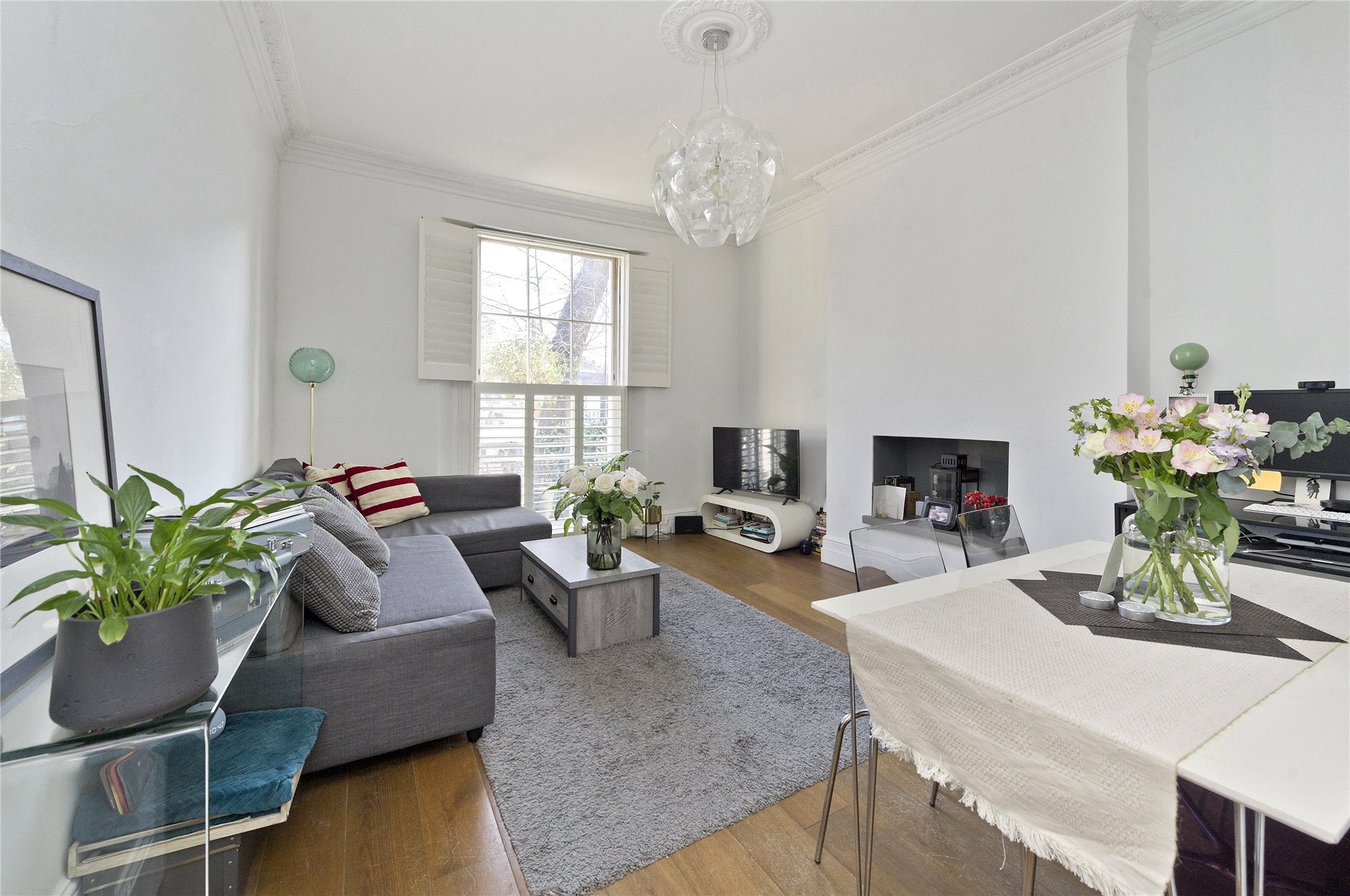 Flat Chepstow Road in City of Westminster