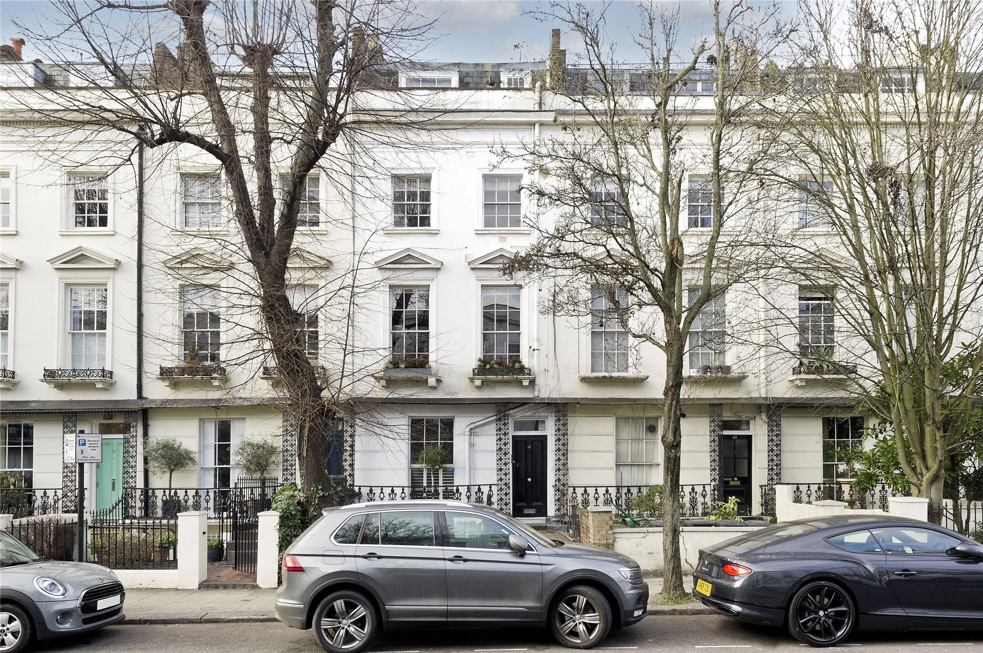 Flat Chepstow Road in City of Westminster