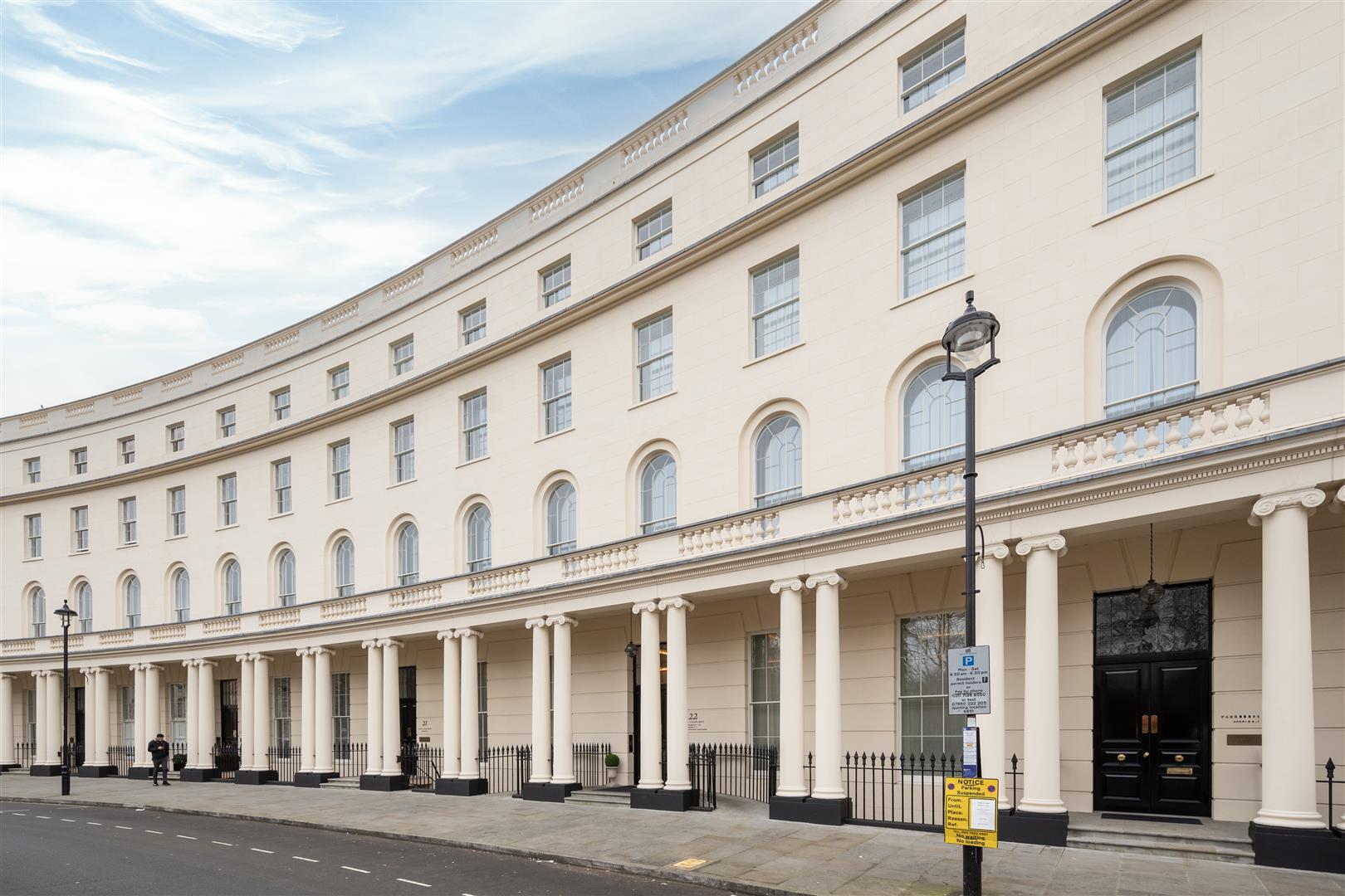 Flat Park Crescent in City of Westminster