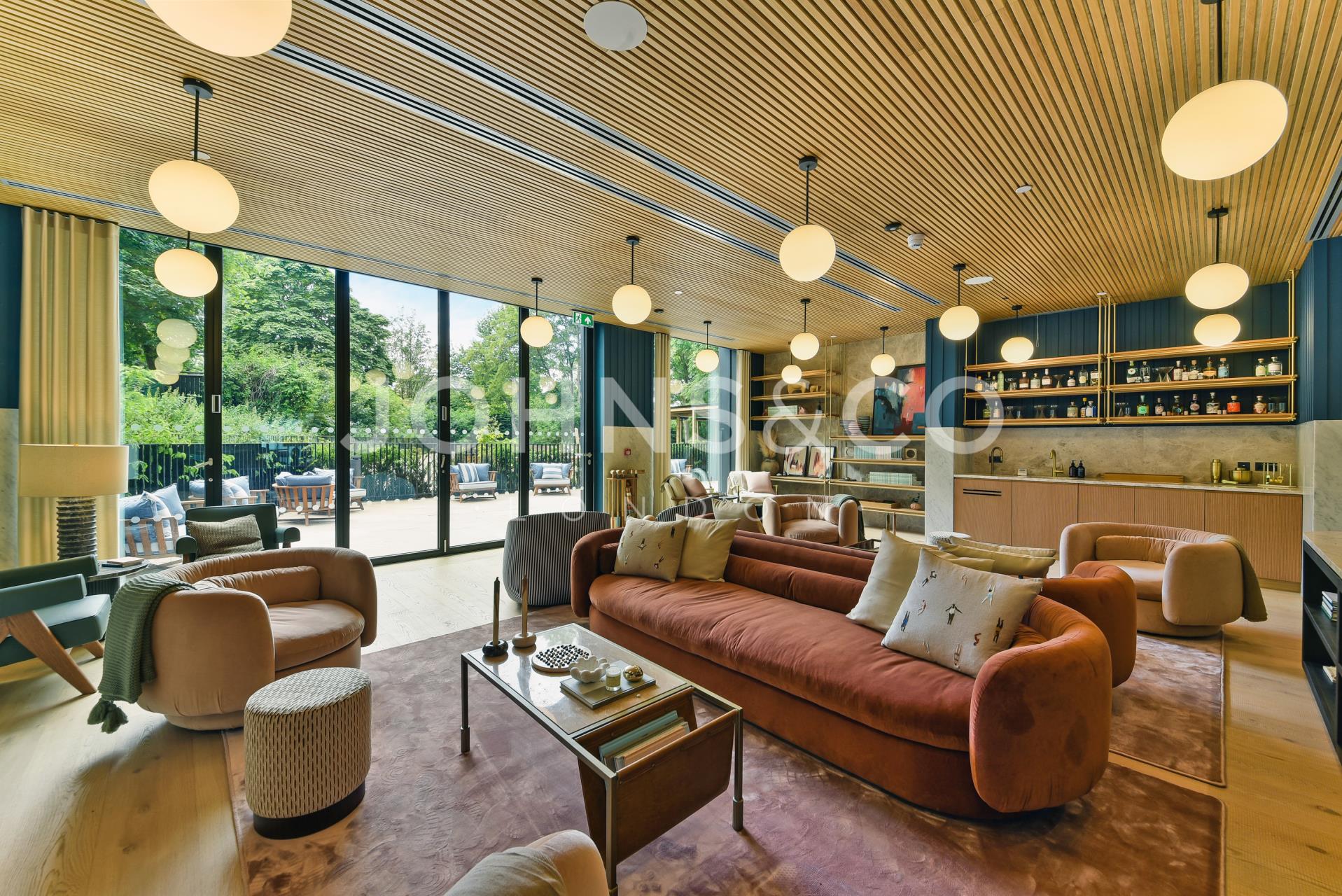 Flat Kingham Avenue in Greater London