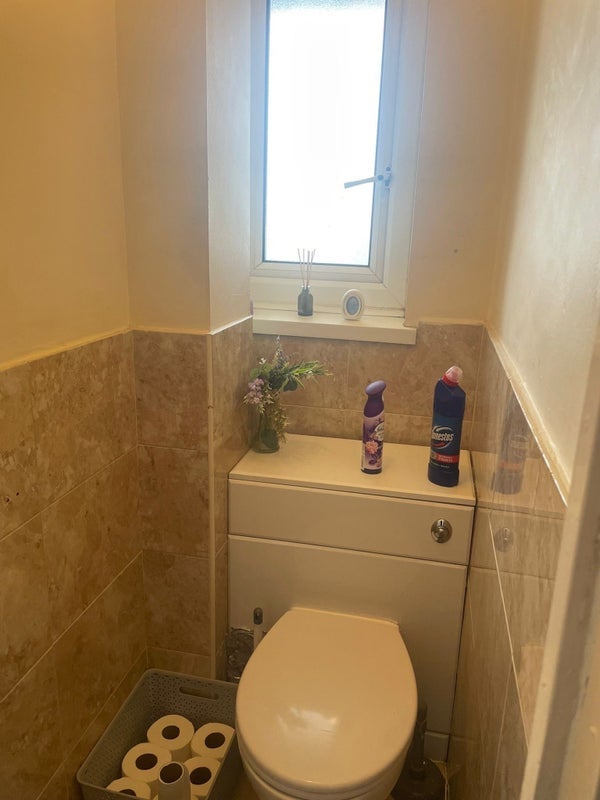 Room Woodseer Street in Greater London