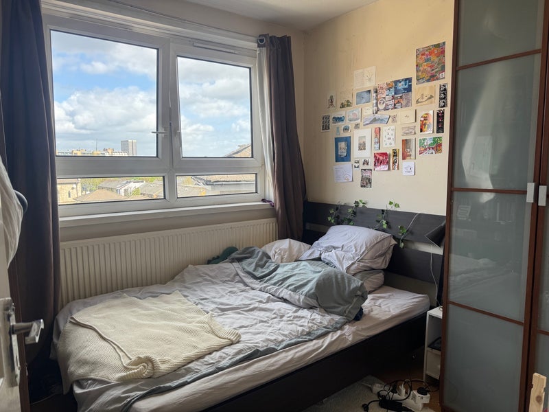 Room Woodseer Street in Greater London