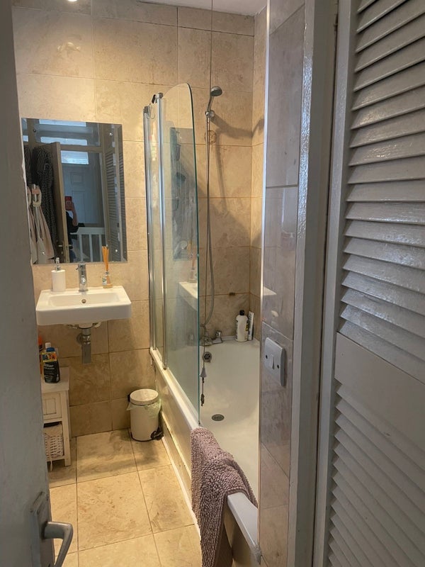 Room Woodseer Street in Greater London