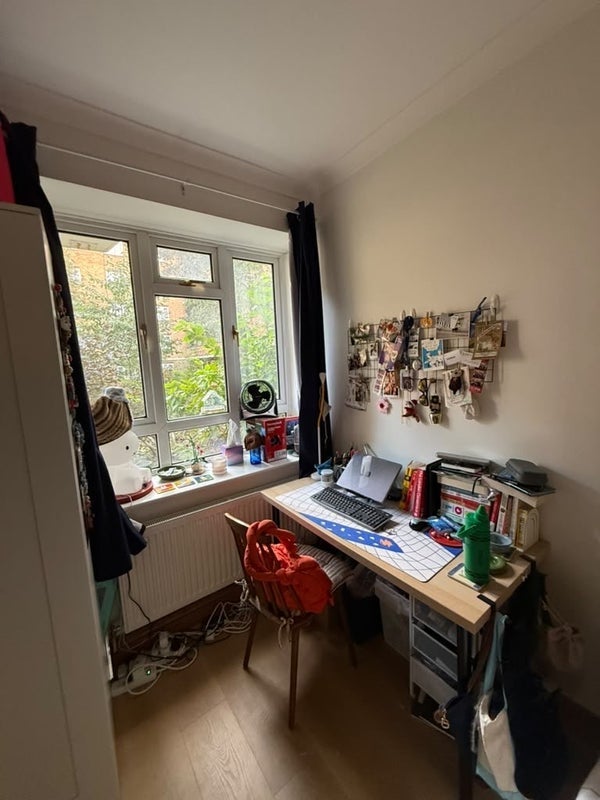 Flat Tennis Street in Greater London