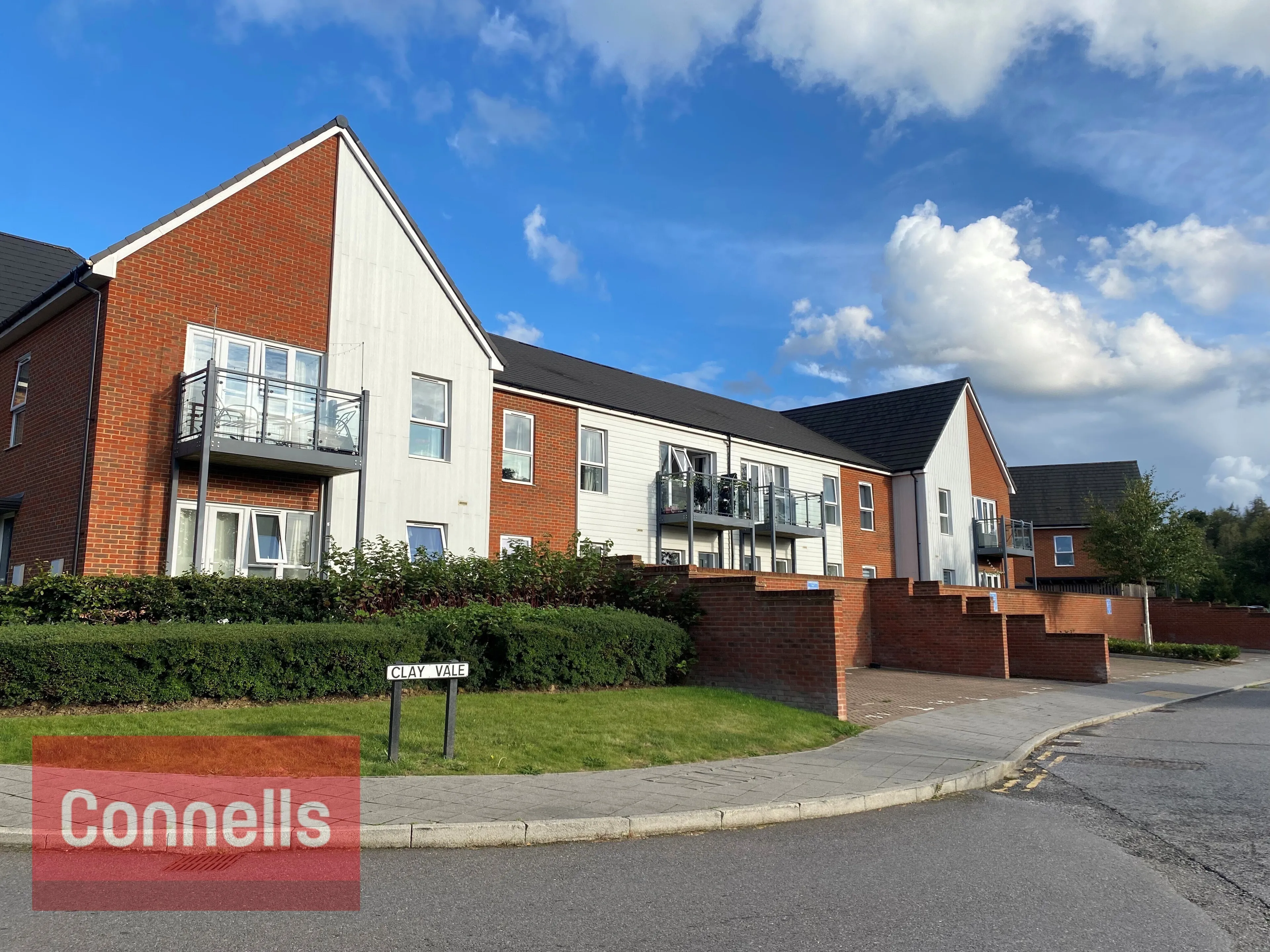 Flat Rookfield Road in Horsham
