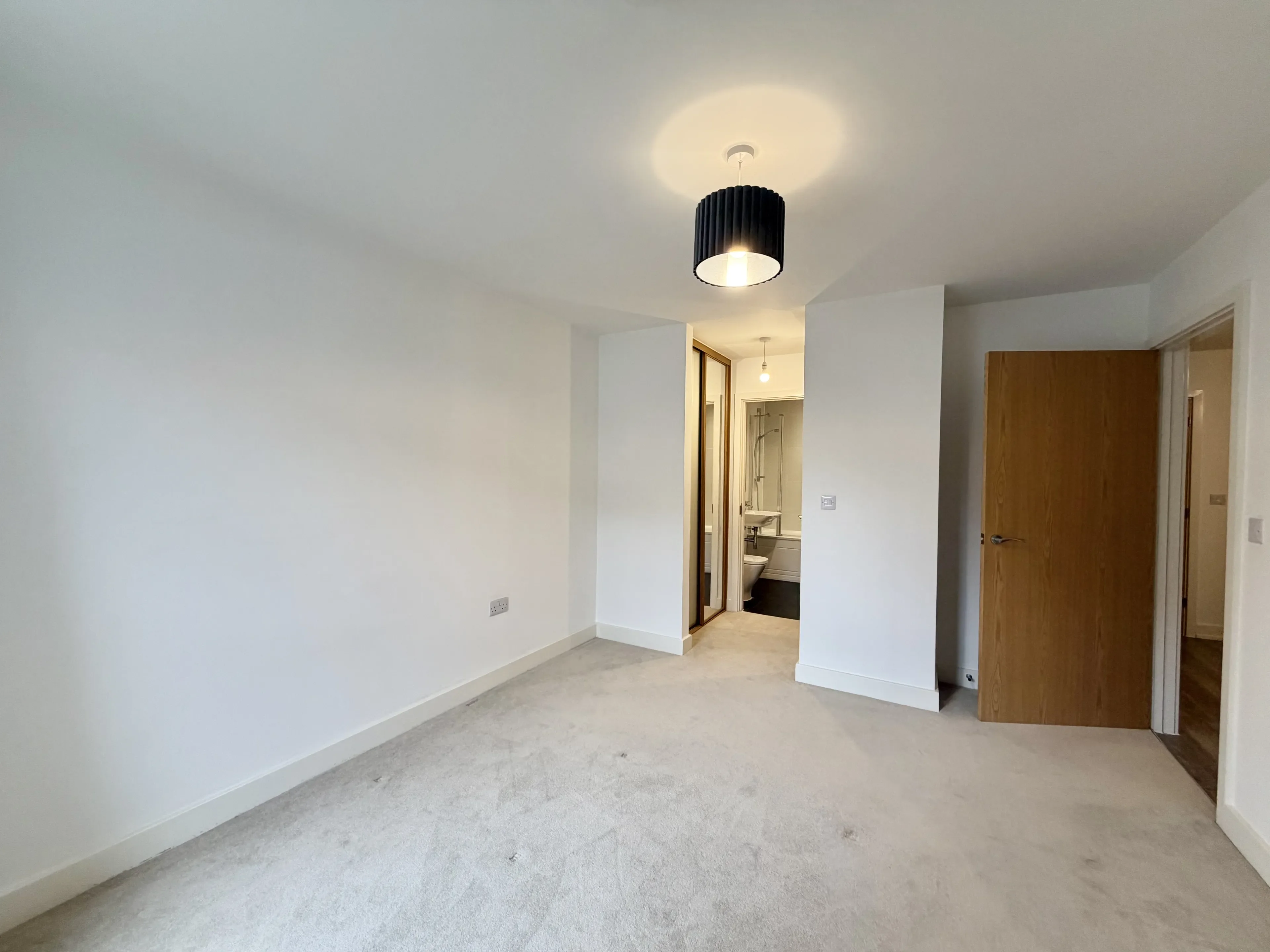 Flat Rookfield Road in Horsham