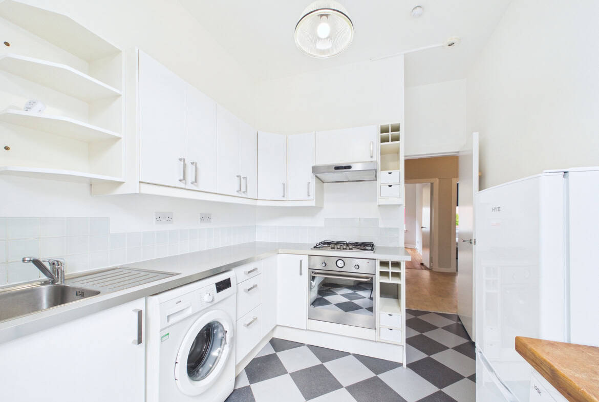 Flat Medwyn Street in Glasgow