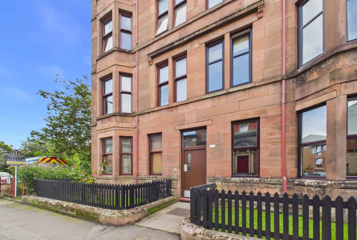 Flat Medwyn Street in Glasgow