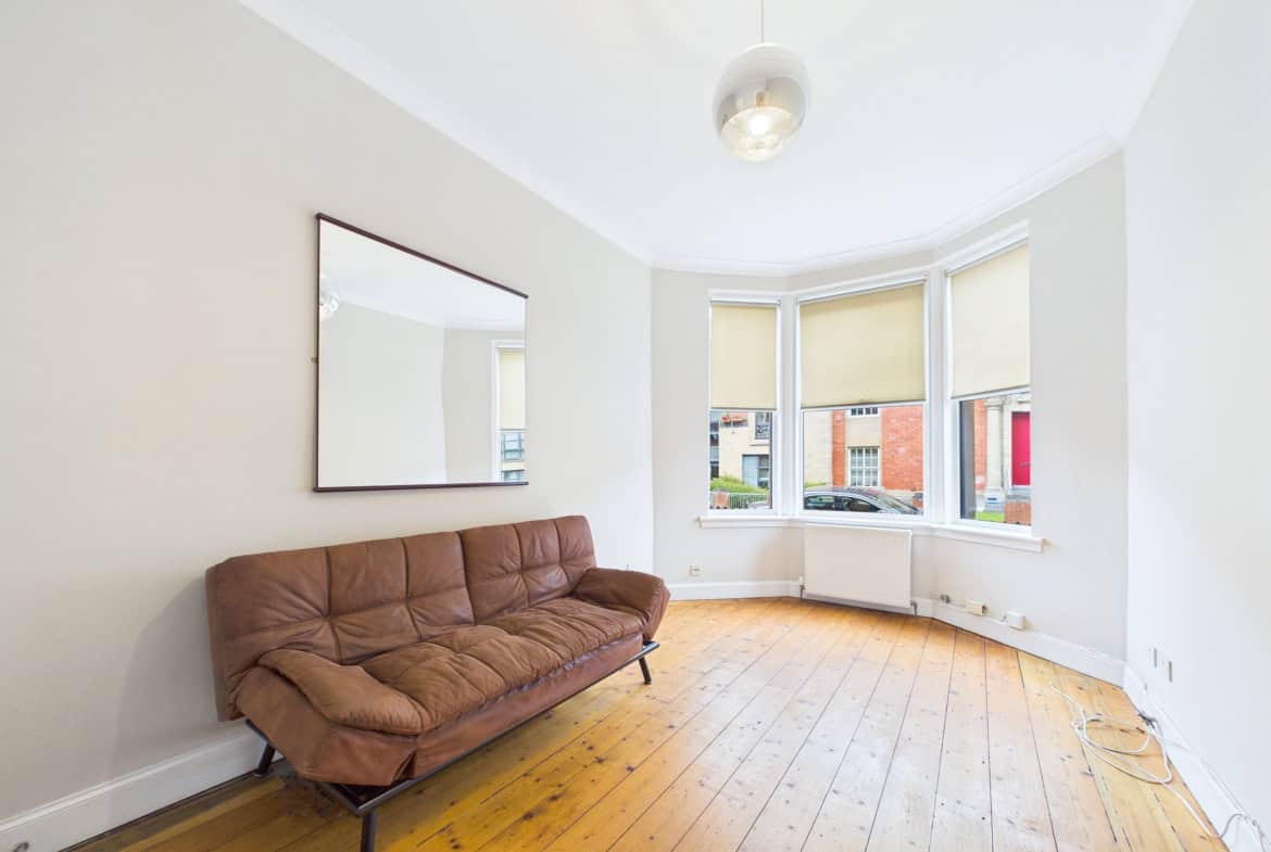 Flat Medwyn Street in Glasgow