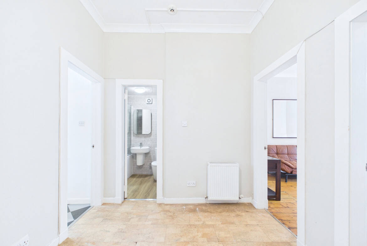 Flat Medwyn Street in Glasgow
