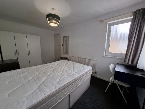 Room Bradwell Common Boulevard in Milton Keynes