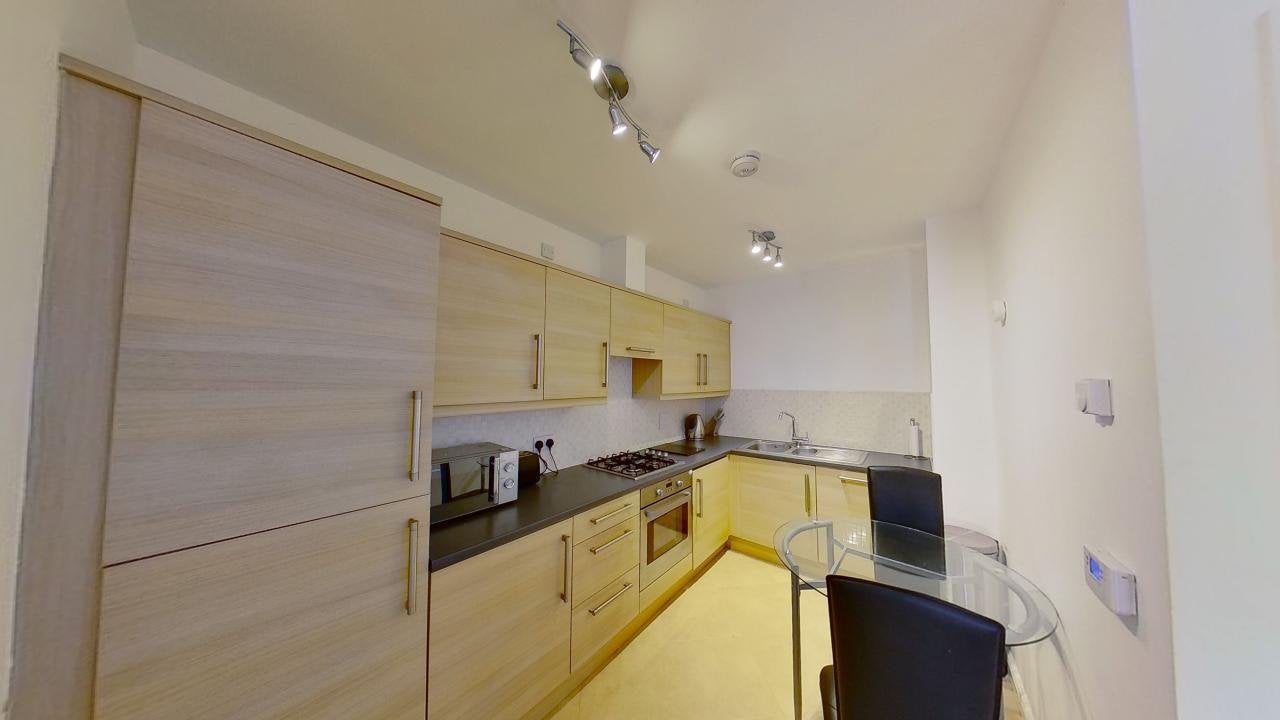 Flat Kelvindale Court in Glasgow
