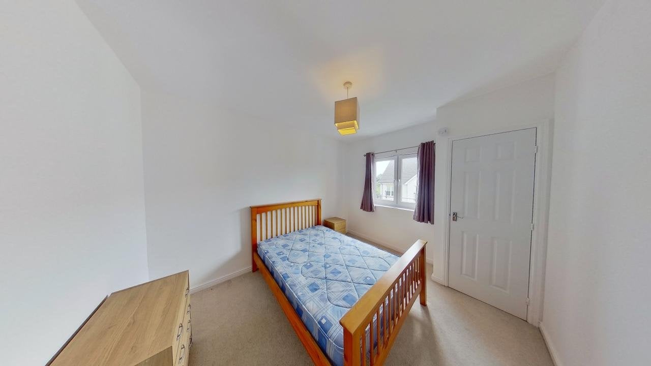 Flat Kelvindale Court in Glasgow