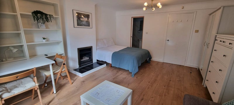Room Pointers Close in Greater London