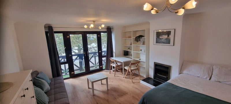 Room Pointers Close in Greater London