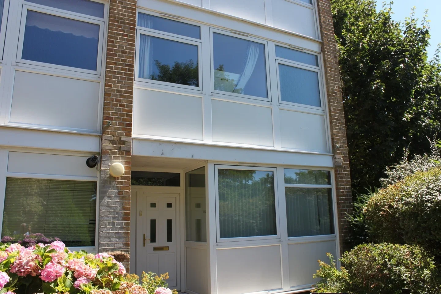 Flat Tarnwood Park in Greater London